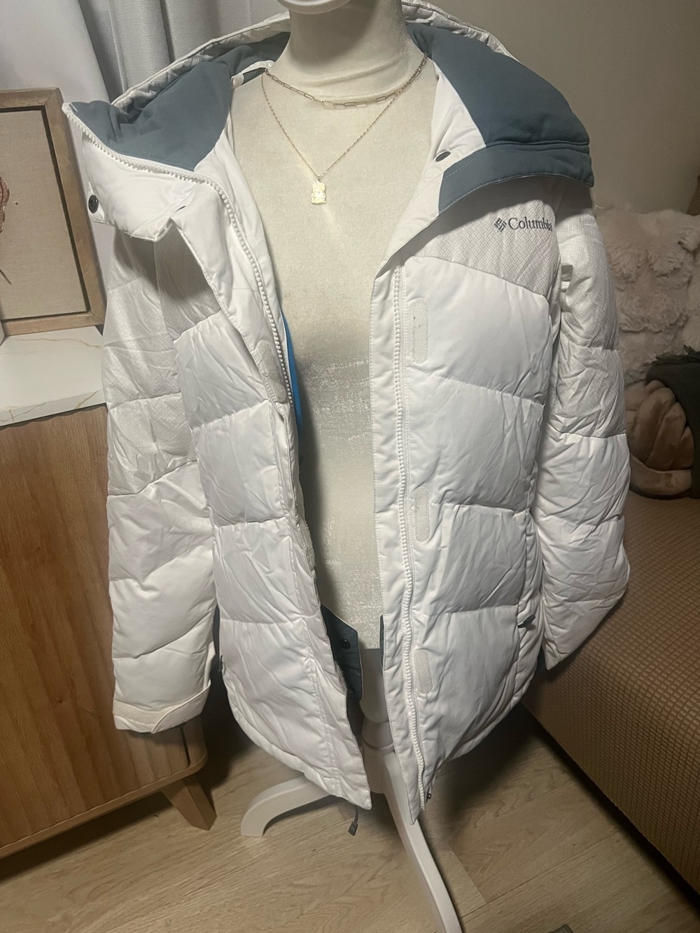 Columbia Women's White Quilted Insulated Hooded Jacket